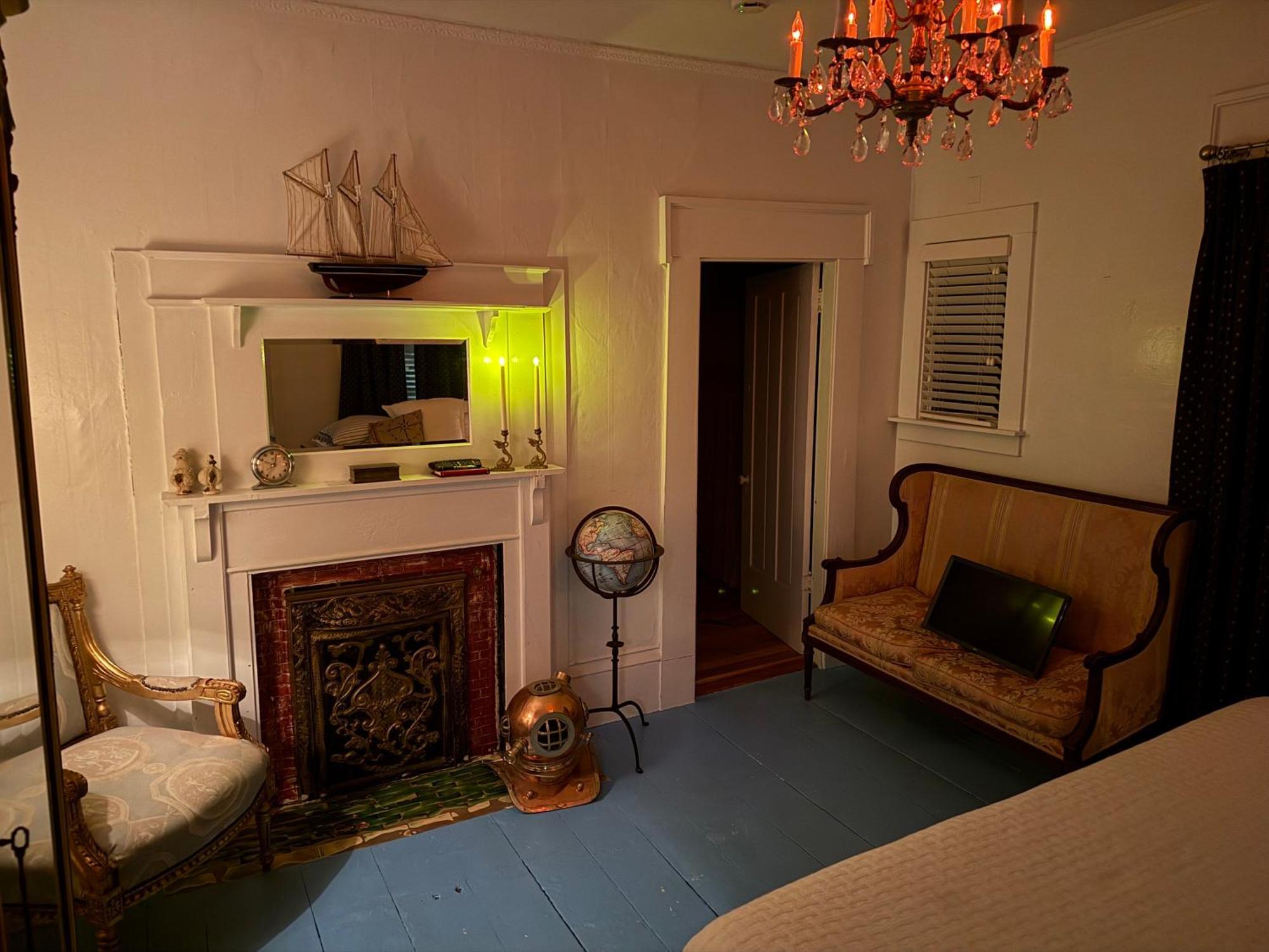 פרובינסטאון The Gaslamp Bed And Breakfast מראה חיצוני תמונה